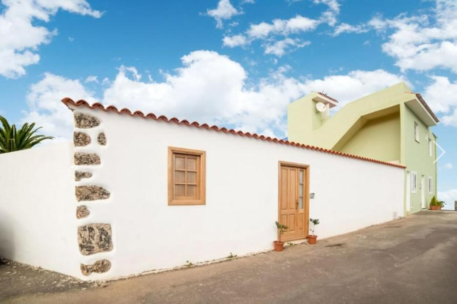 Вилла La Casa Del Bisa Хеновес Экстерьер фото