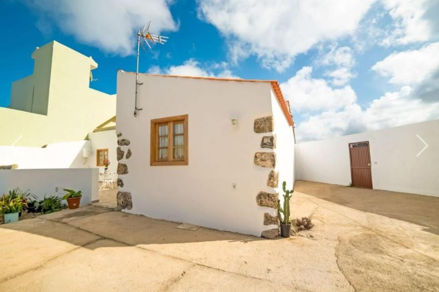 Вилла La Casa Del Bisa Хеновес Экстерьер фото